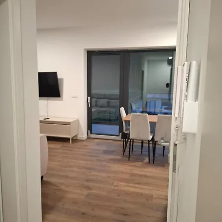 Happy Bursztynowy Z Klimatyzacja 아파트 *