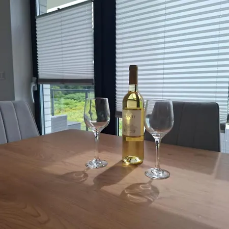 Happy Bursztynowy Z Klimatyzacja 니에초르체